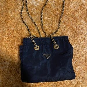 Prada tessuto nylon quilted  100% authentic